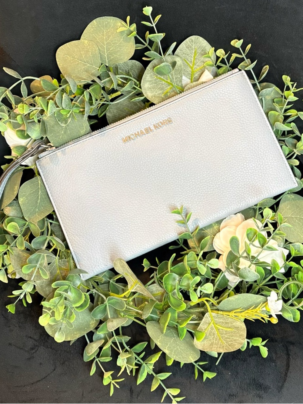 MICHAEL Michael Kors Jet Set XL Zip Clutch / Wristlet light grayish blue